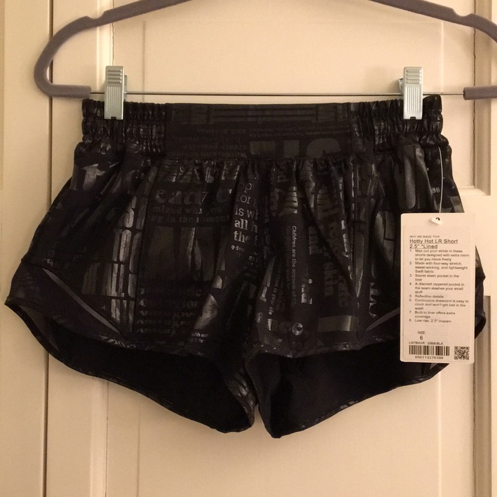 Lululemon Hotty Hot Short NWT Size 6